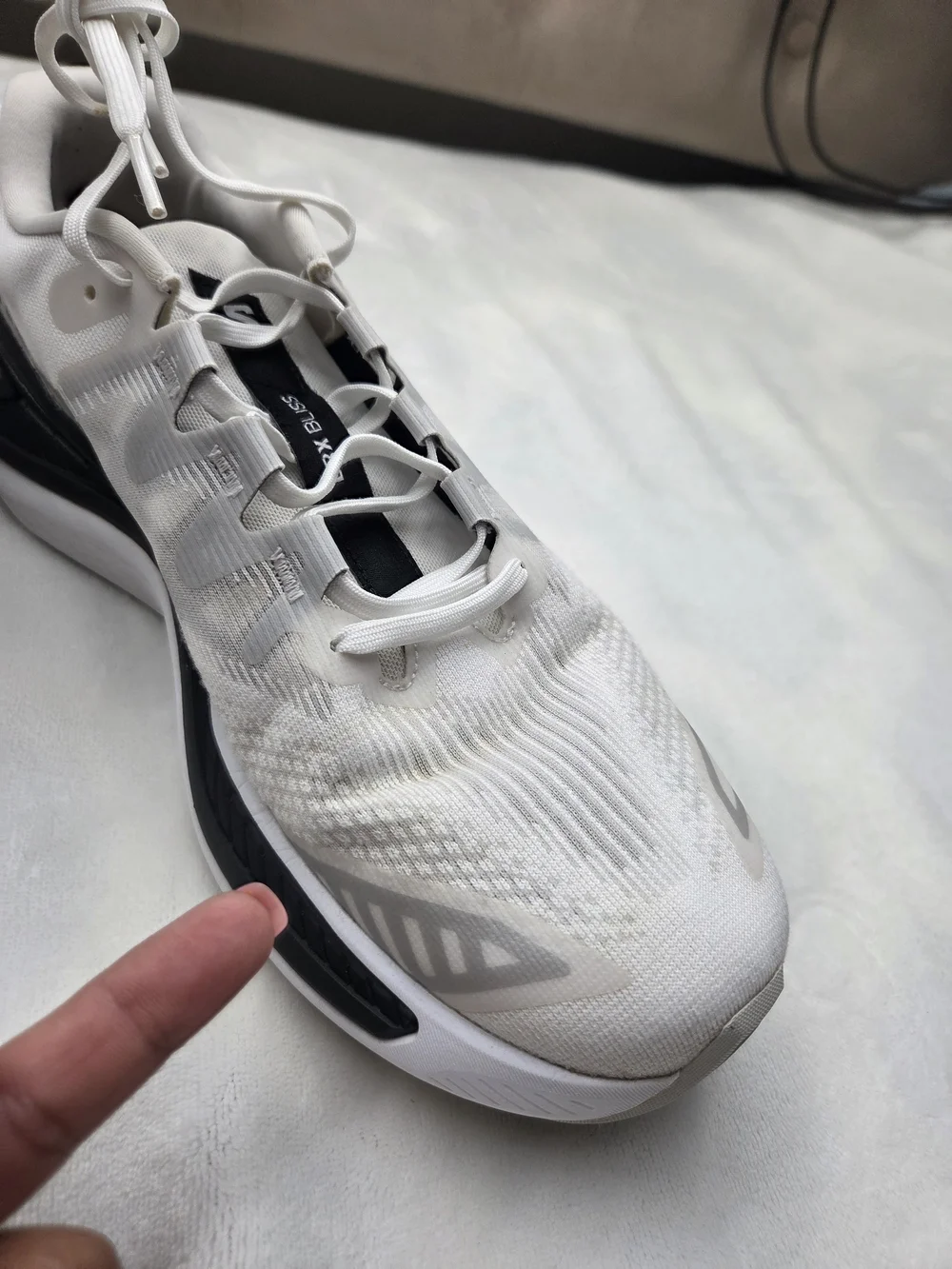 Salomon DRX Bliss Men's 10.5 White Black Running Shoes Sneakers